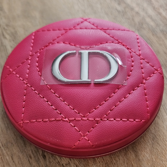Christian Dior Pink Quilted Compact Case - Picture 2 of 7